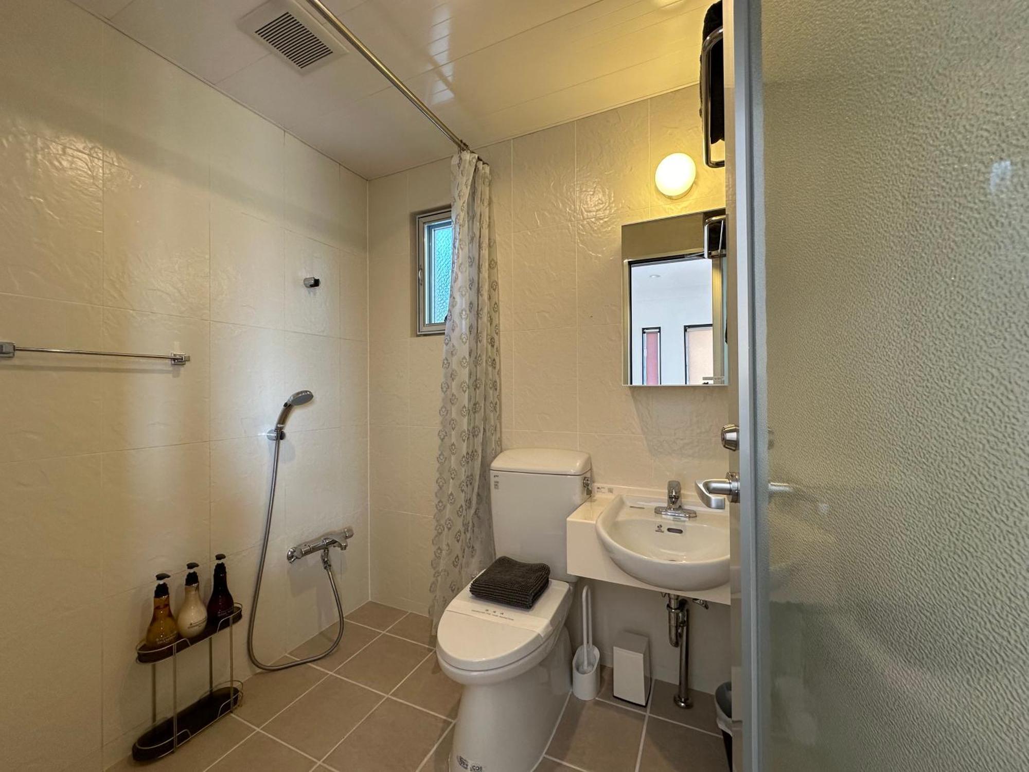 White Reef Apartment Uruma Exterior photo